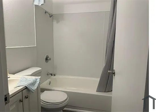 10634 Dunkeld Cir — Photo 11