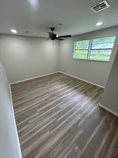 1203 E Creek Ave — Photo 2