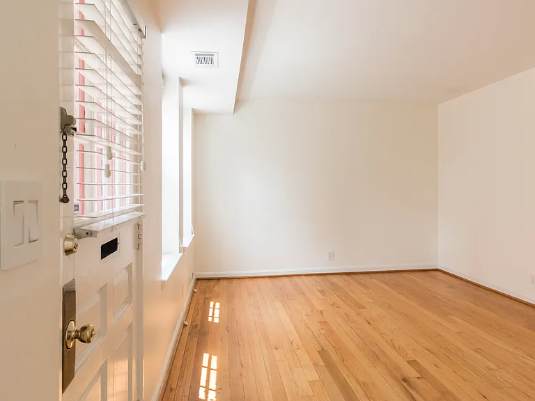 3303 S Wakefield St — Photo 21