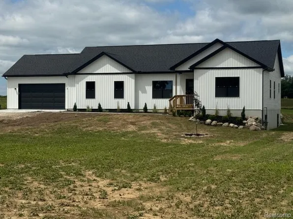 5450 Bishop Rd, Dryden, MI 48428