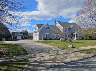 13 Pequot Ct, Pawcatuck, CT 06379