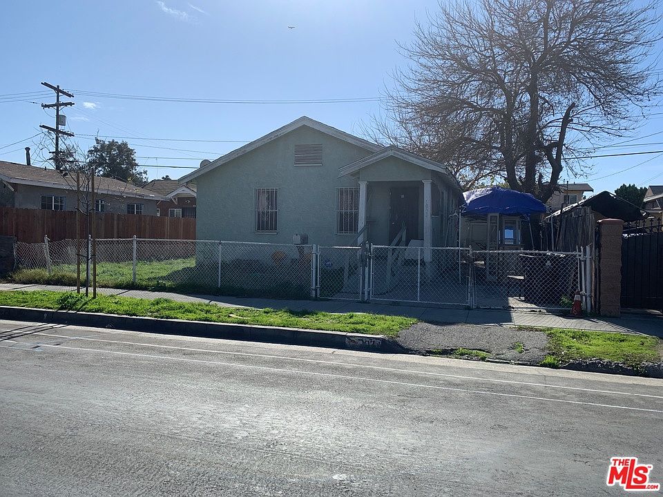 1st image of 1022 W 67th St