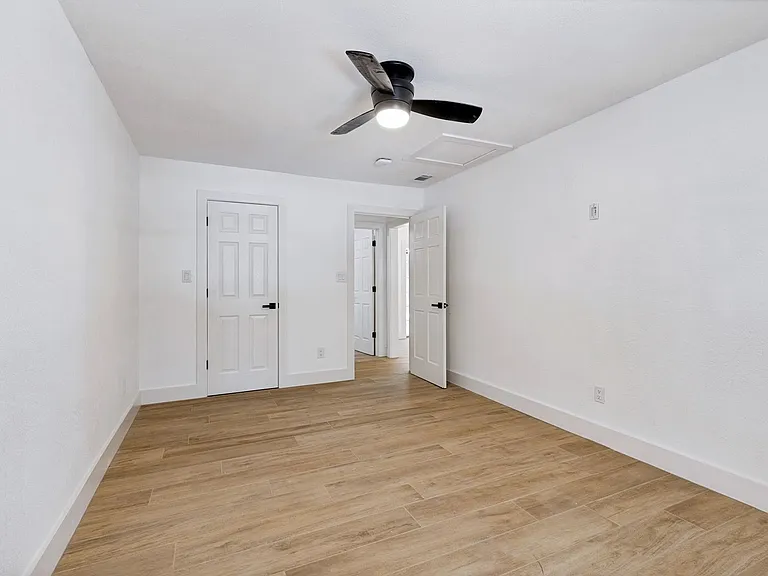 240 County Road 4360 — Photo 16