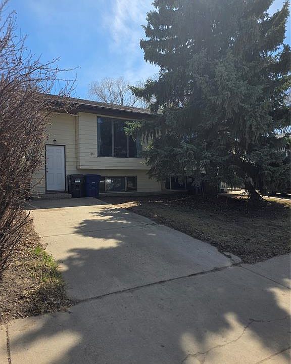 1st image of 3615-3617 Fairlight DRIVE
