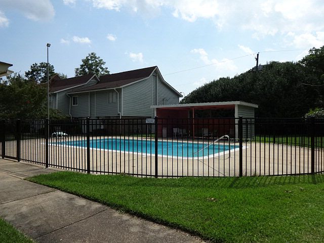 2nd image of 6527 Old Shell Rd APT 25