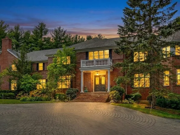 451 Wellesley St, Weston, MA 02493