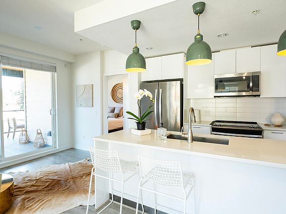 3rd image of 719 W 3rd St #409
