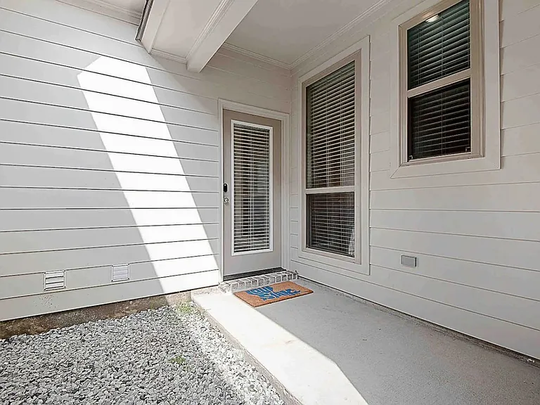 1427 Pelican Club Dr — Photo 13