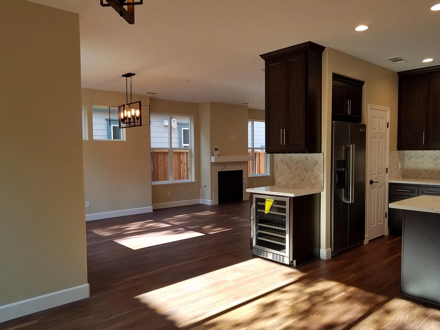 4 bed, 2.5 bath, $4,900 — Photo 4
