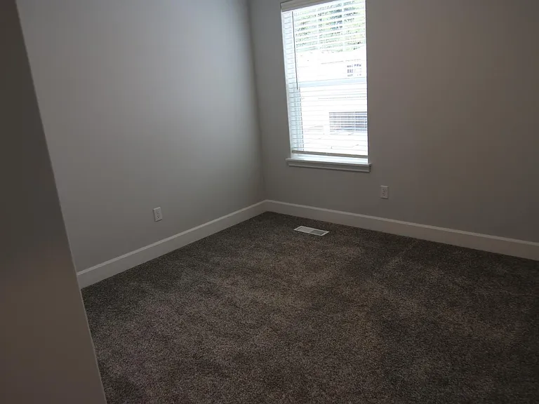 3208 NE 120th Cir — Photo 12