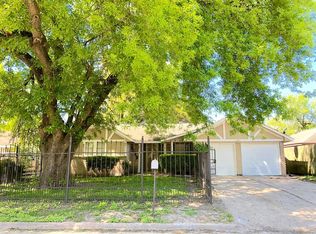 8215 Ponnel Ln, Houston, TX 77088