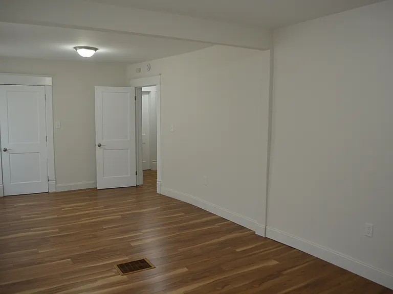 225 Thieme Pl — Photo 13