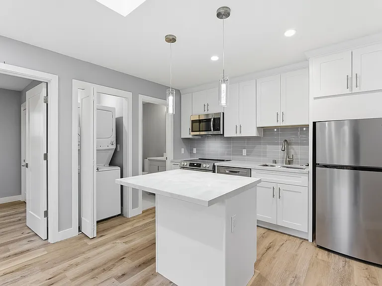 Alamo Park Apartments — Photo 6