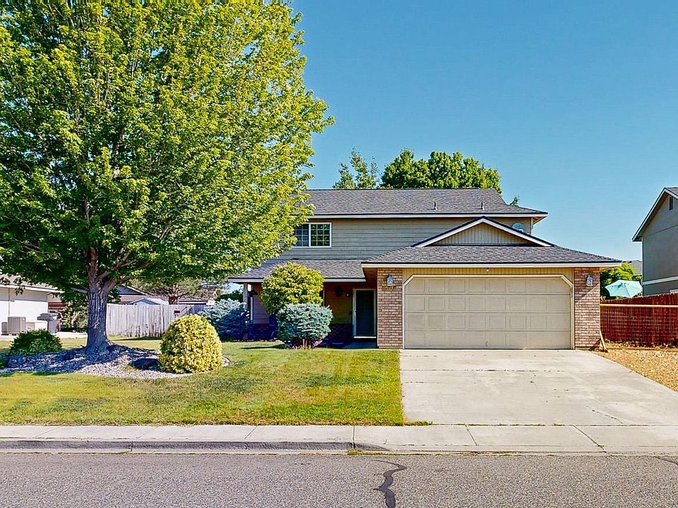1st image of 5206 Holly Way