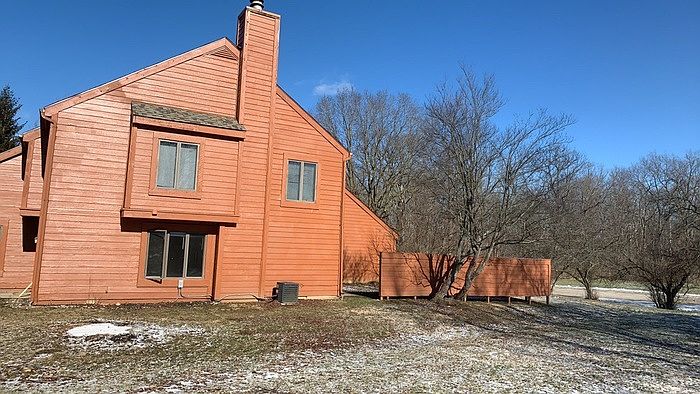 1st image of 4414 Burlingame Cmns