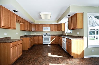 3rd image of 2480 Westchester Ct