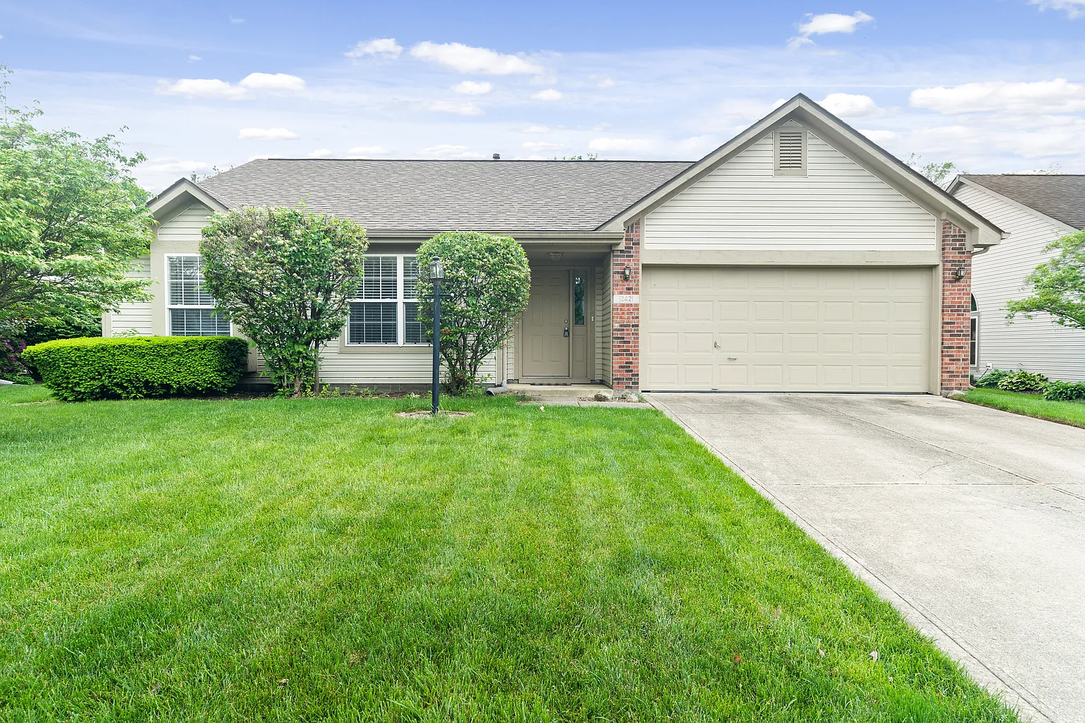 12421 Clearview Ln photo 1