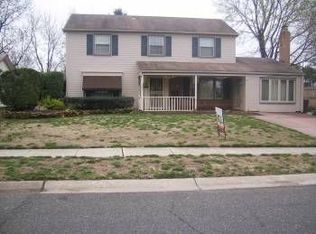 22 Stonehaven Ln, Willingboro, NJ 08046