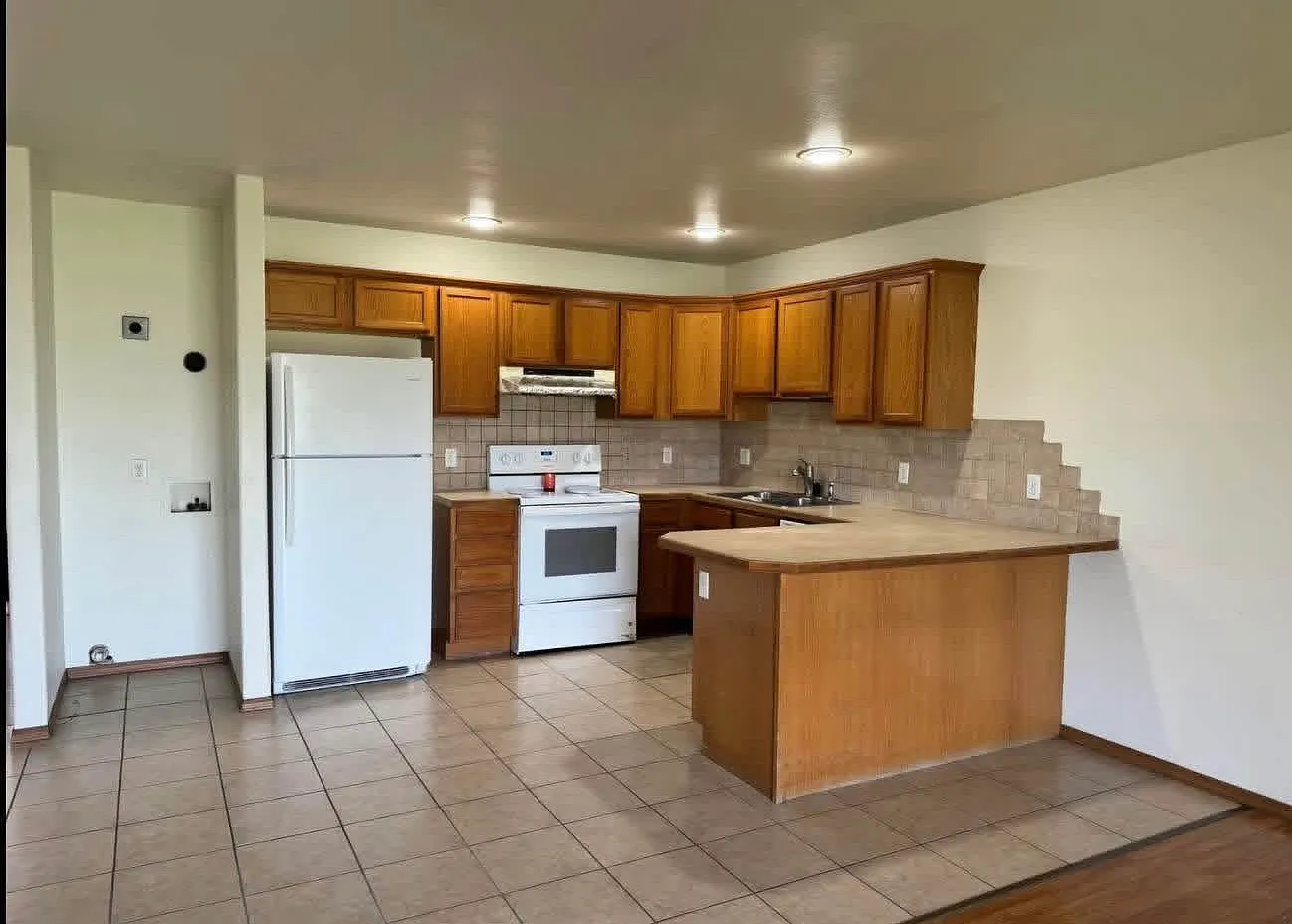 3 bed, 1300 sqft, $1,800 — Photo 3