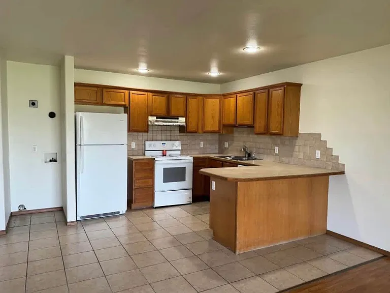 101 Deangela Dr #B — Photo 3