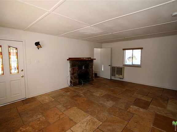 3rd image of 976 Cameron Dr