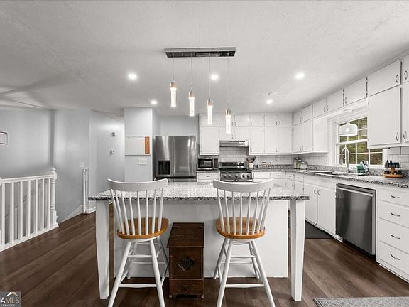 5th image of 177 Norton Cir