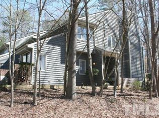100 Woodleaf Dr, Chapel Hill, NC 27516