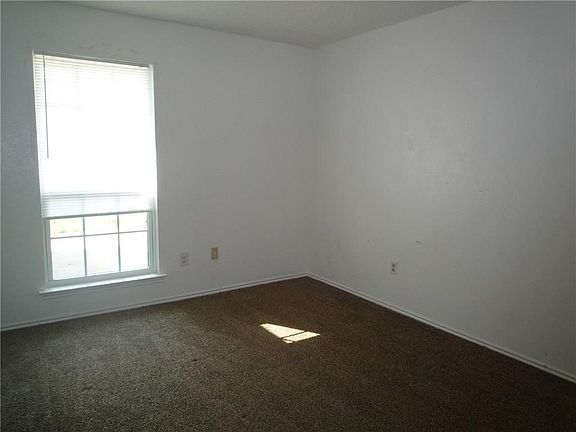4th image of 2904 Edd Rd #2908