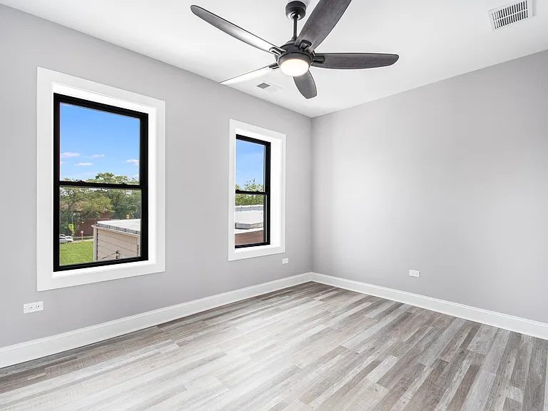 8656 S Burnham Ave #3B — Photo 10