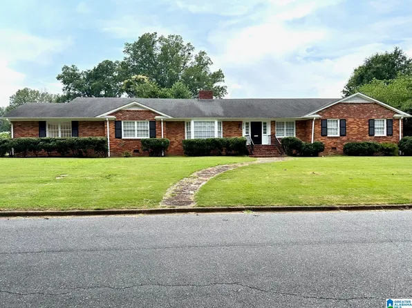 334 Moorefield Dr, Talladega, AL 35160