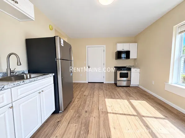 19 Western Ave, Waterville, ME