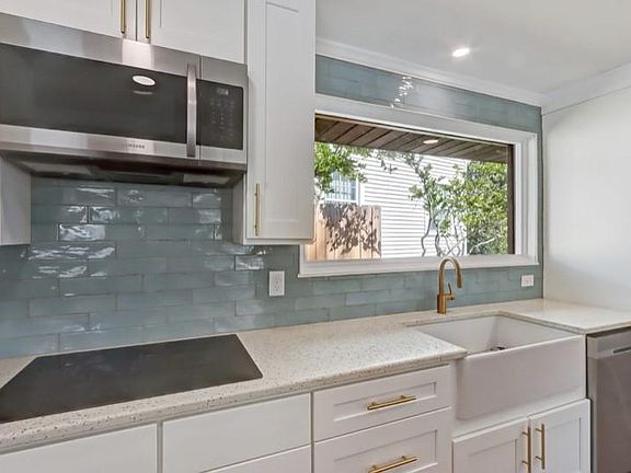 4th image of 4030 Ortega Blvd