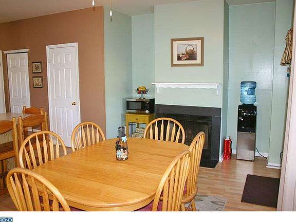 5th image of 4303 Enfield Ave