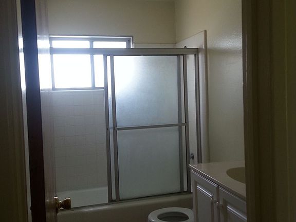 5th image of 523 E Lomita Blvd APT 7