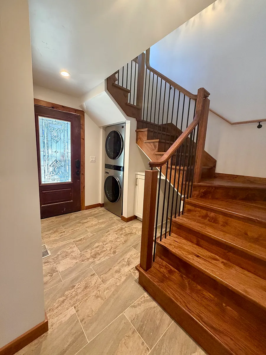 Entry - 852 Lichen Ct #1