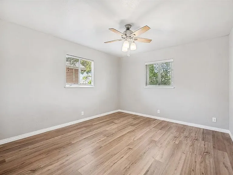 817 Oakland Ave — Photo 10