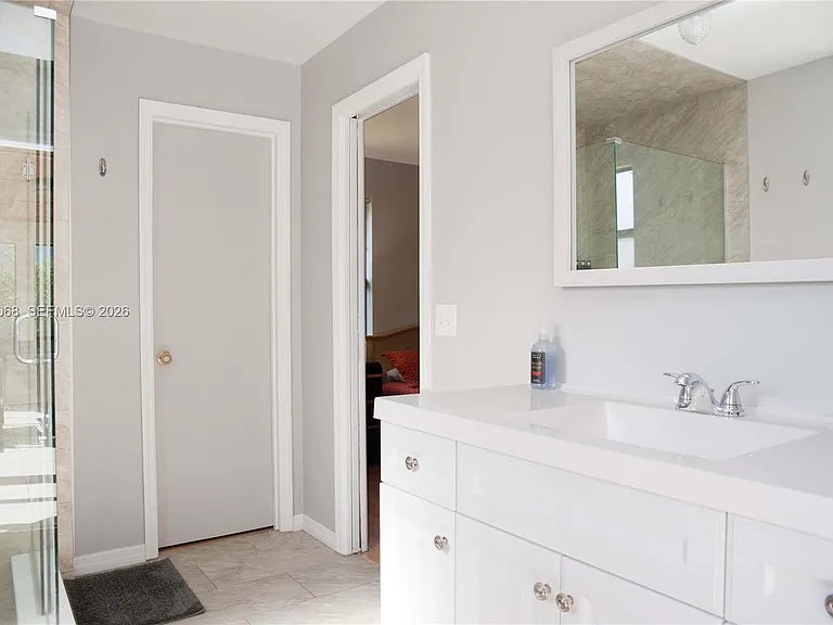 722 SE Thanksgiving Ave — Photo 18