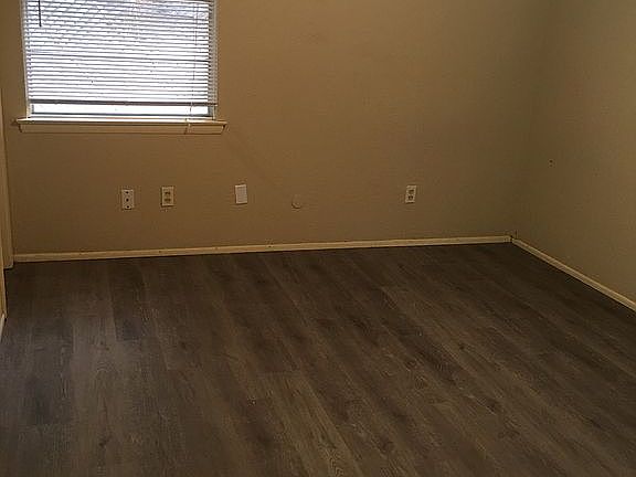3rd image of 1110 Crestridge Dr