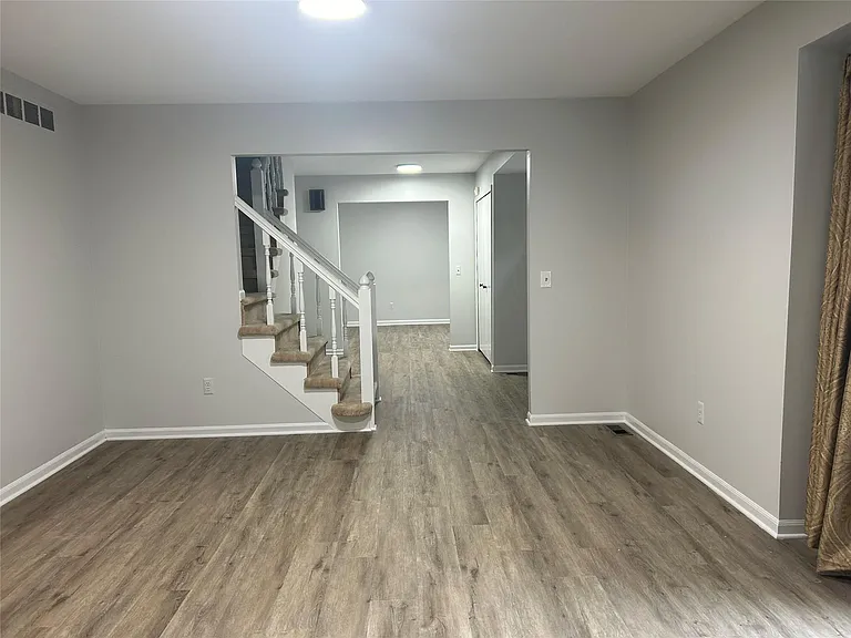 2081 Babcock Dr — Photo 3
