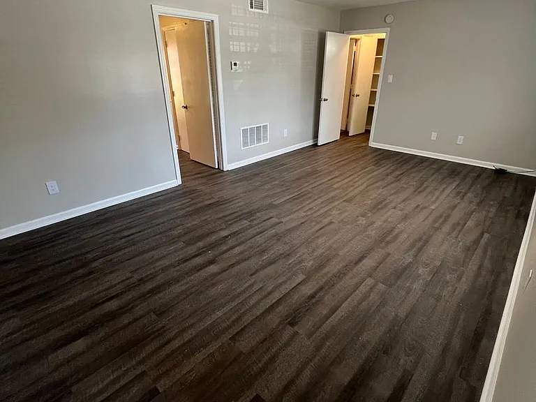 Huntingdon Apartments — Photo 6