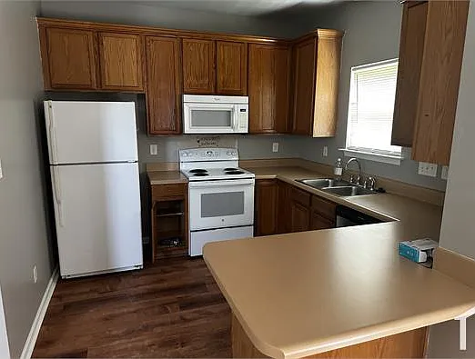 2727 Craddock Ave — Photo 2