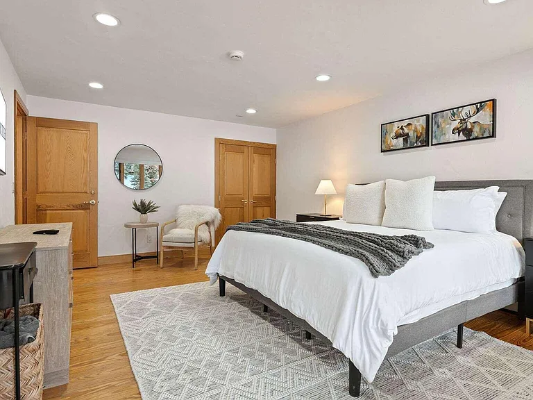 122 W Meadow Dr — Photo 11