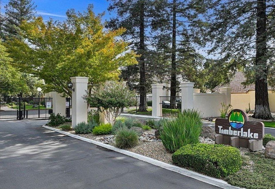 1st image of 3701 Colonial Dr #38
