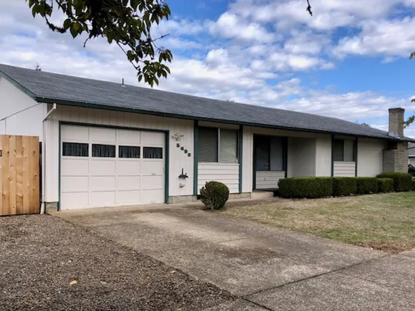 5692 E St, Springfield, OR 97478