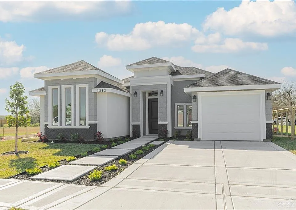 3212 Erica Ln