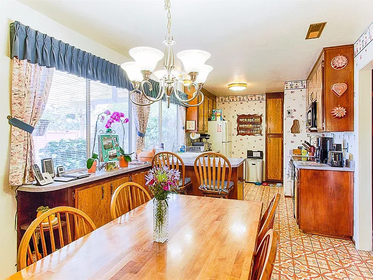 7899 Beverly Dr — Photo 5