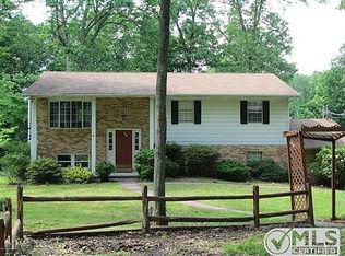 17 Woods Rd, East Stroudsburg, PA 18301