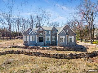 249 Terrace Rd, Franklin Lakes, NJ 07417