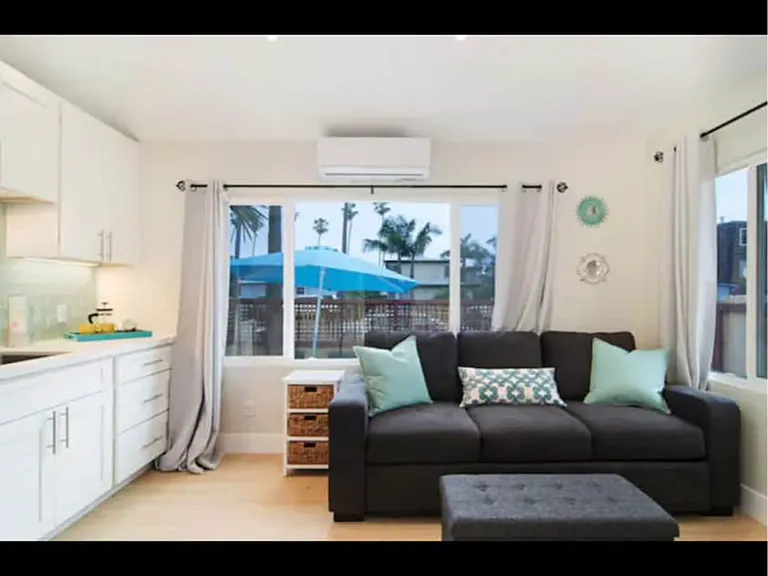 5124 Voltaire St — Photo 11