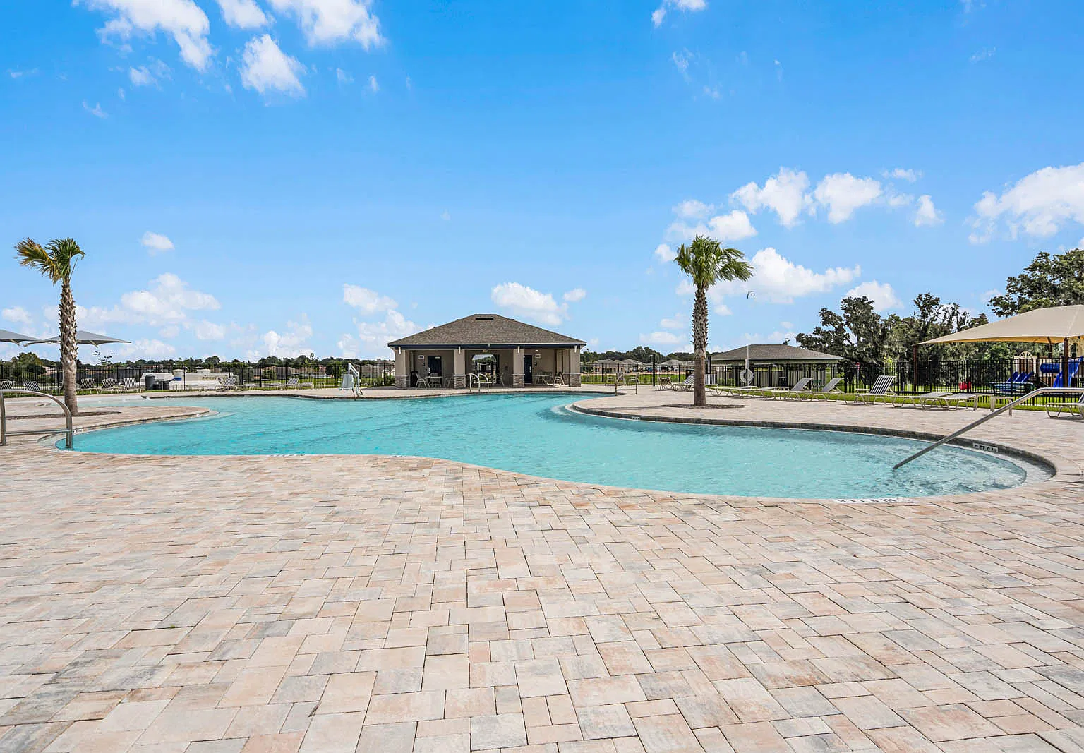 4 bed, 1828 sqft, $2,299 — Photo 3